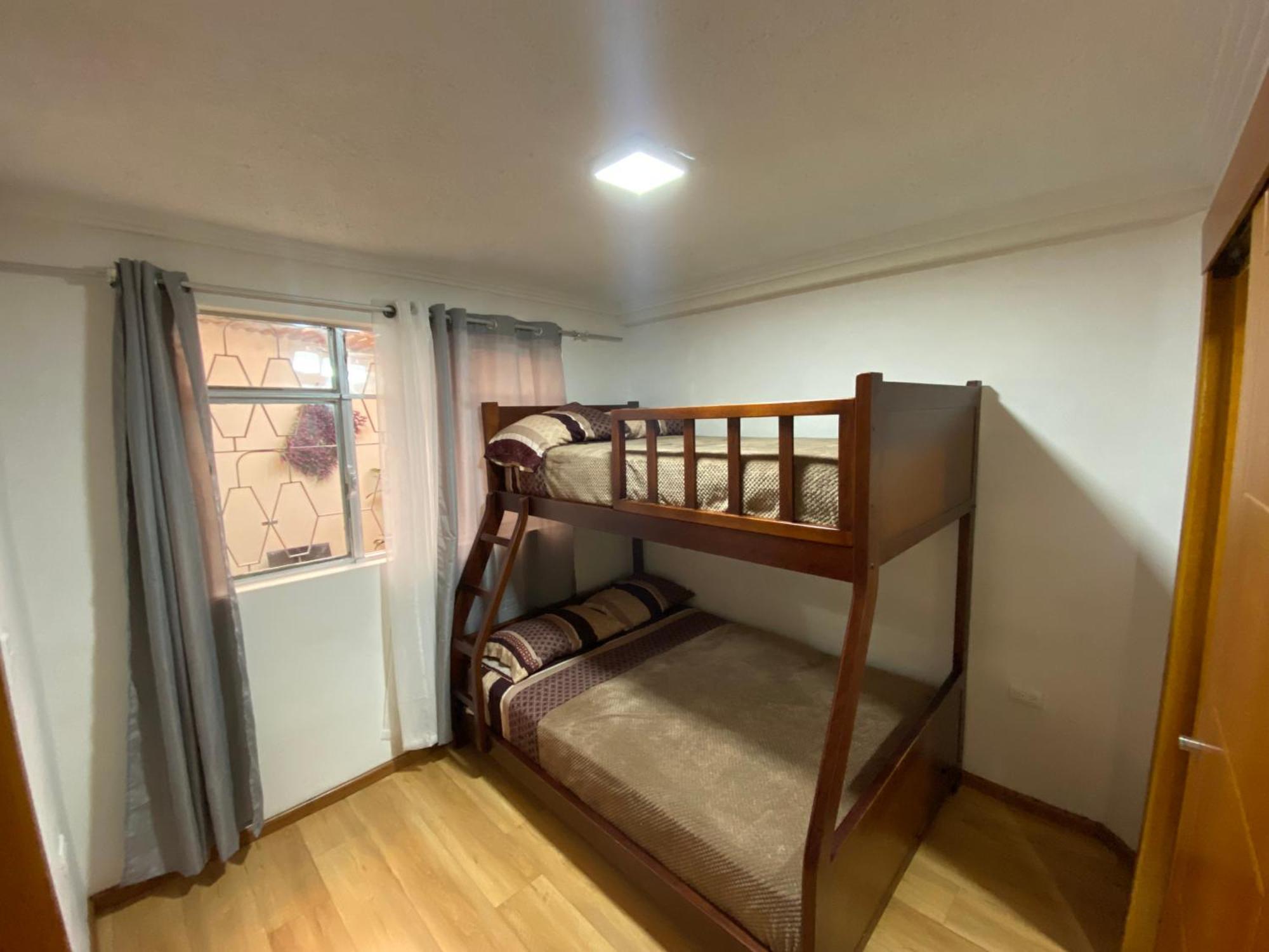 Bella Suite En Zona Exclusiva De Cuenca Para 6 Personas II Buitenkant foto